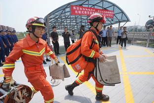 开演了？奈马特上半场补时阶段凌空远射破门，2-1反超韩国